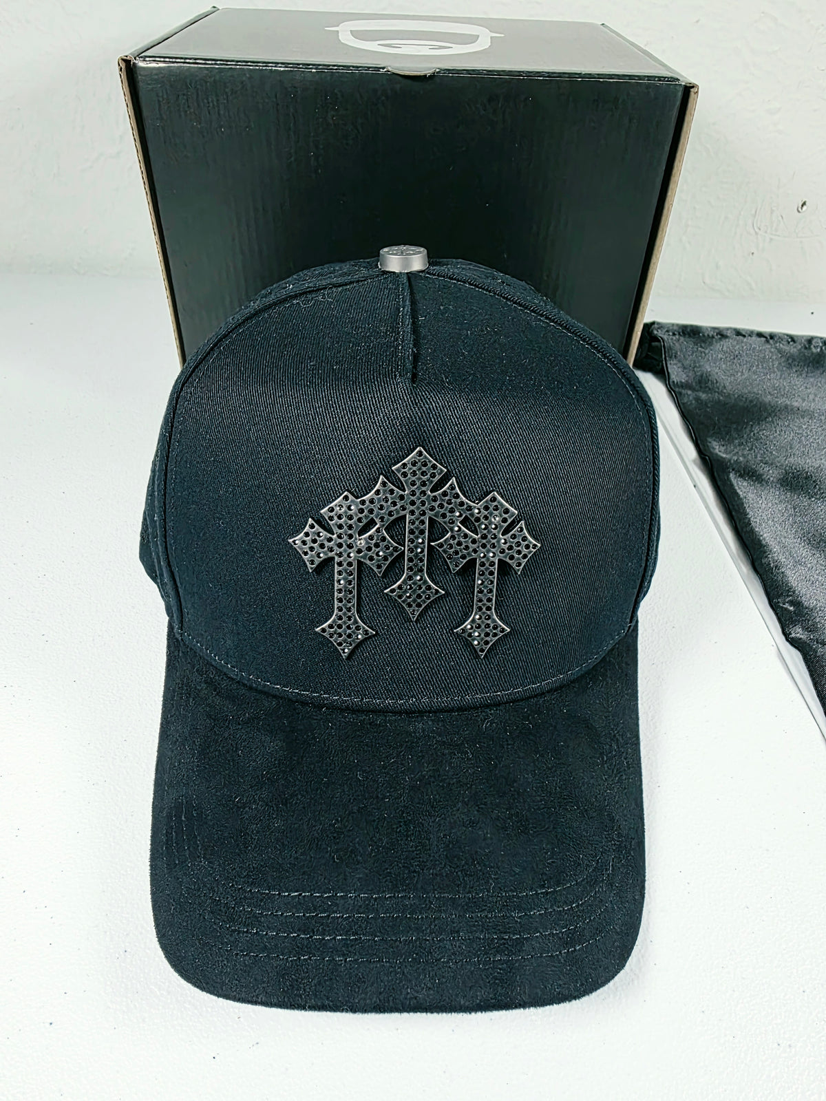 Barbas Hats X Rich The Kid |Chrome Blackout| Full set [Hat,box , dust cover., card and keychain].