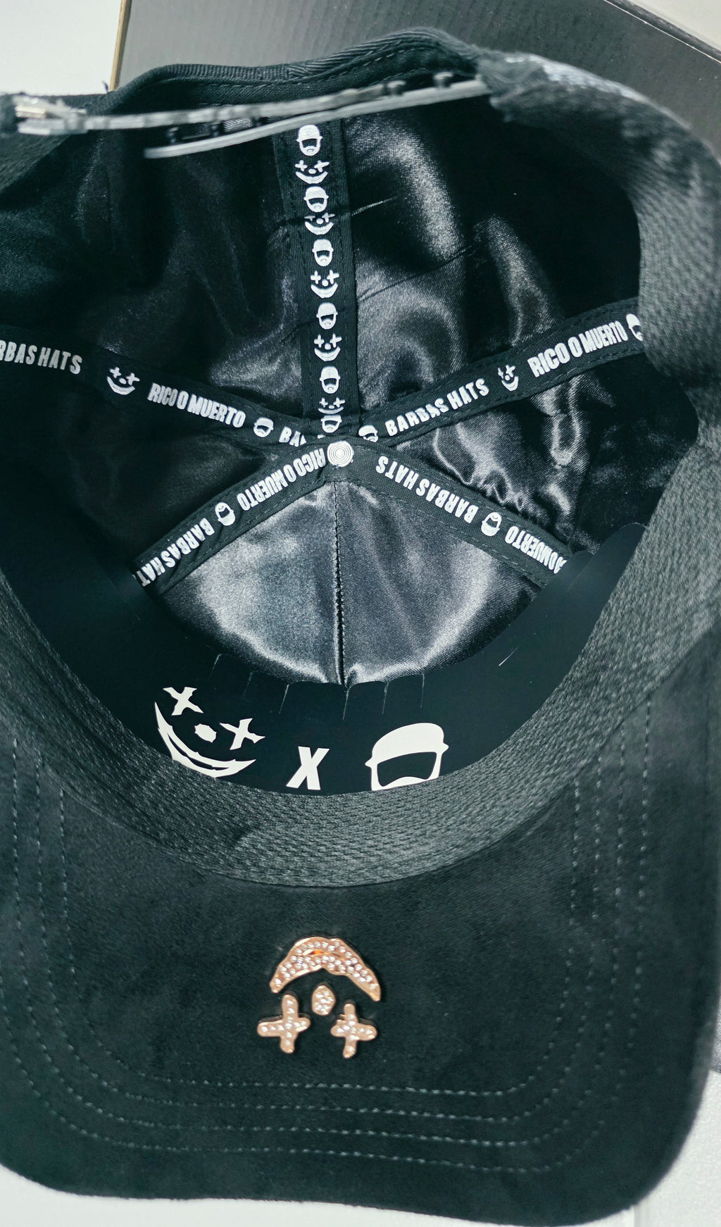Barbas hats X rico o Mu3rto |Rich or Dead | Full set [hat ,box , dust cover, card and keychain] Box Premium Limited Edition